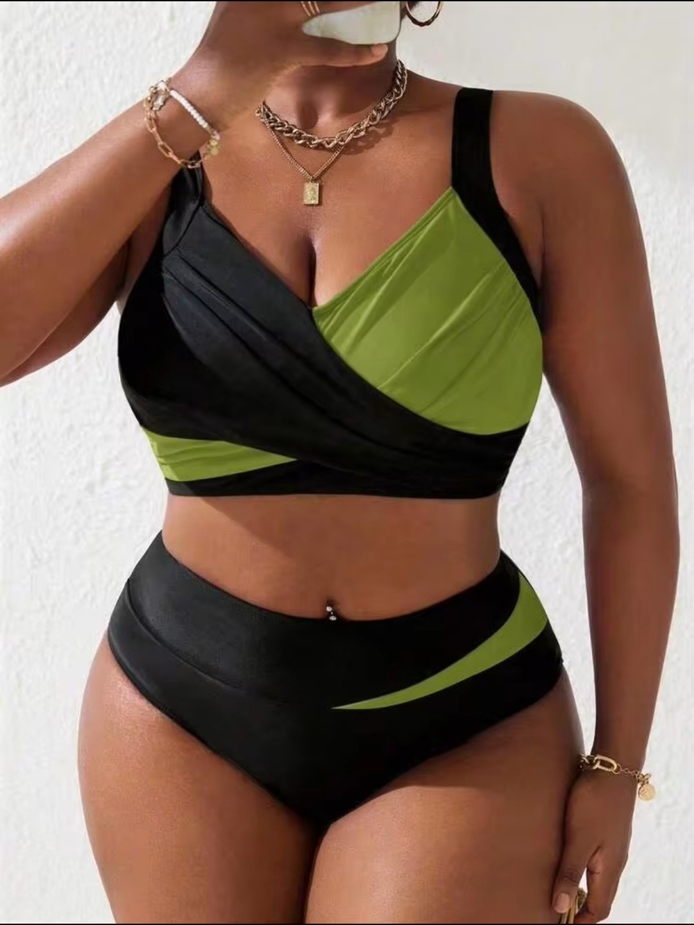 SHEIN Black and Green Colorblock Plus-Size Bikini Set